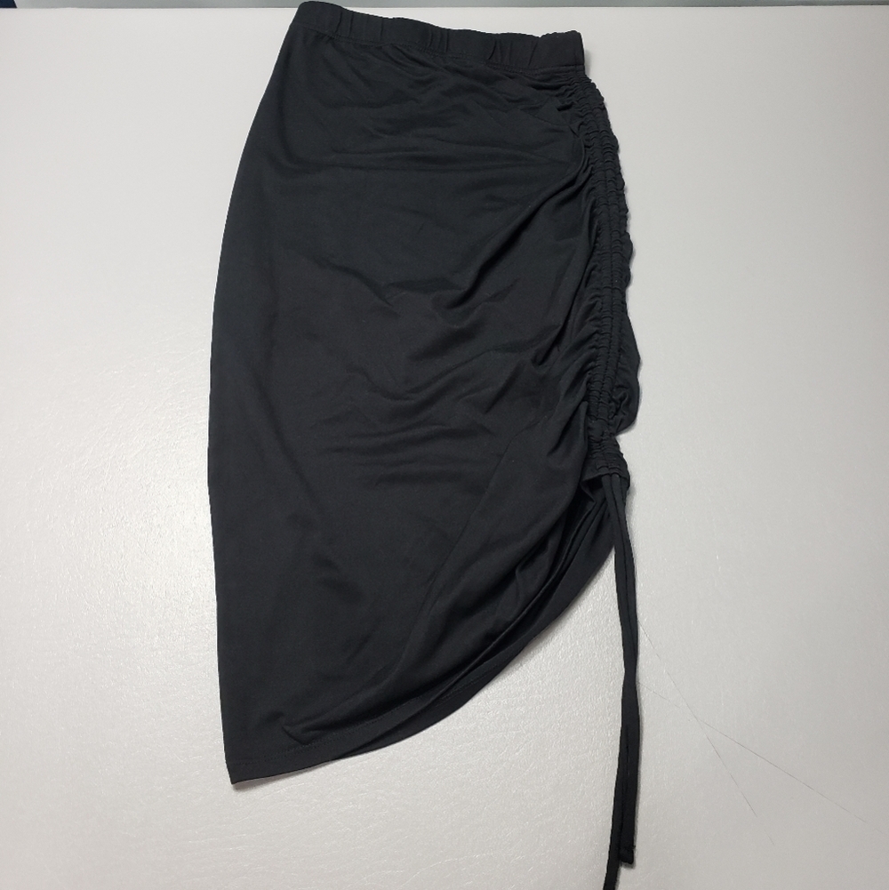 almost famous solid black ruched side skirt women's size small - Picture 1 of 9